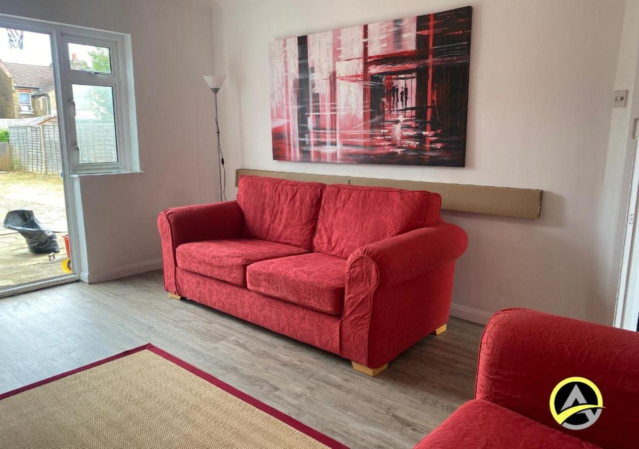 Delightful London Chalet House 브롬리 외부 사진